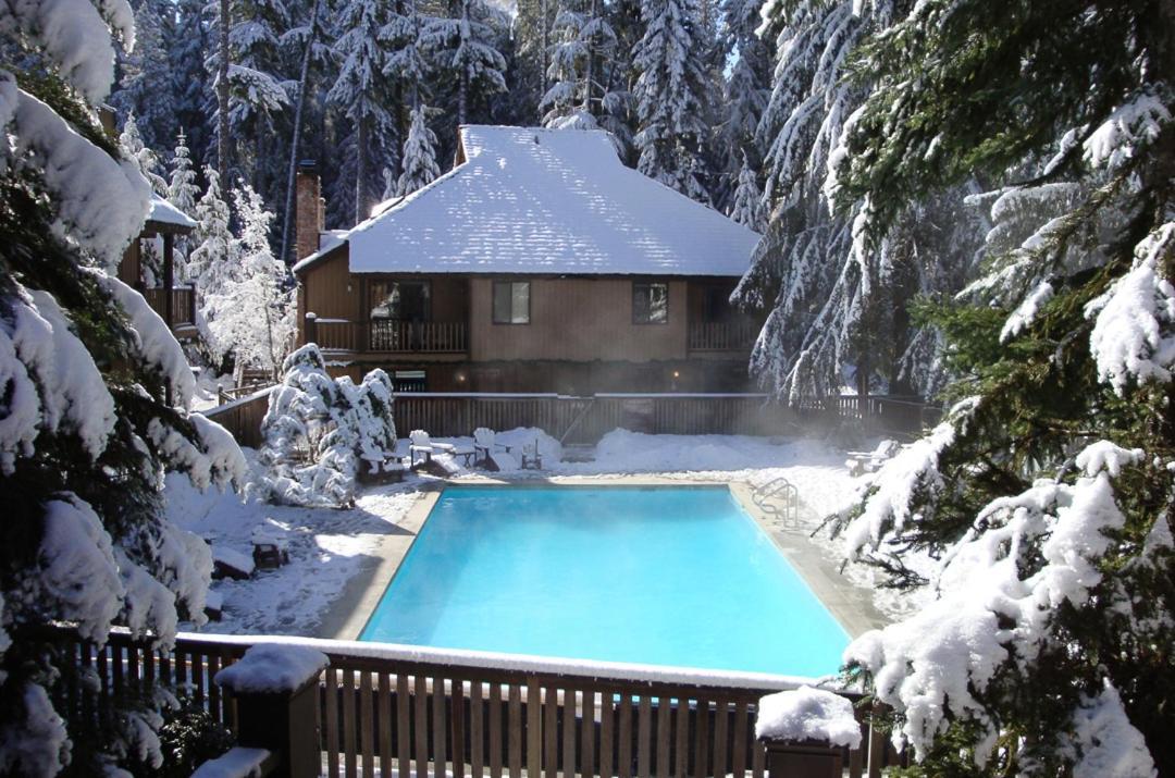 Loge Alta Crystal Hotel Enumclaw Exterior photo